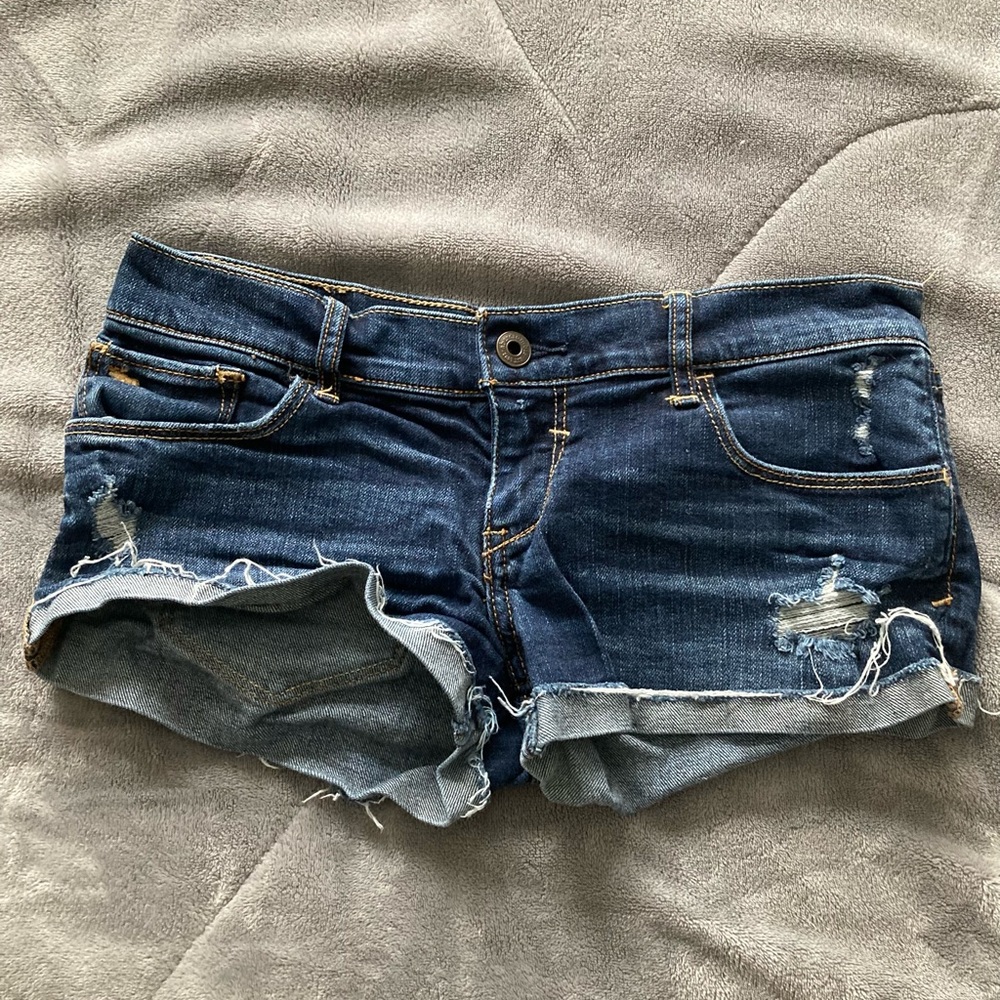 dark blue denim low waisted shorts